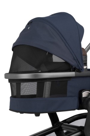 Joolz Hub+ Cot_Ventilation-2_Navy Blue_Perspective.jpg