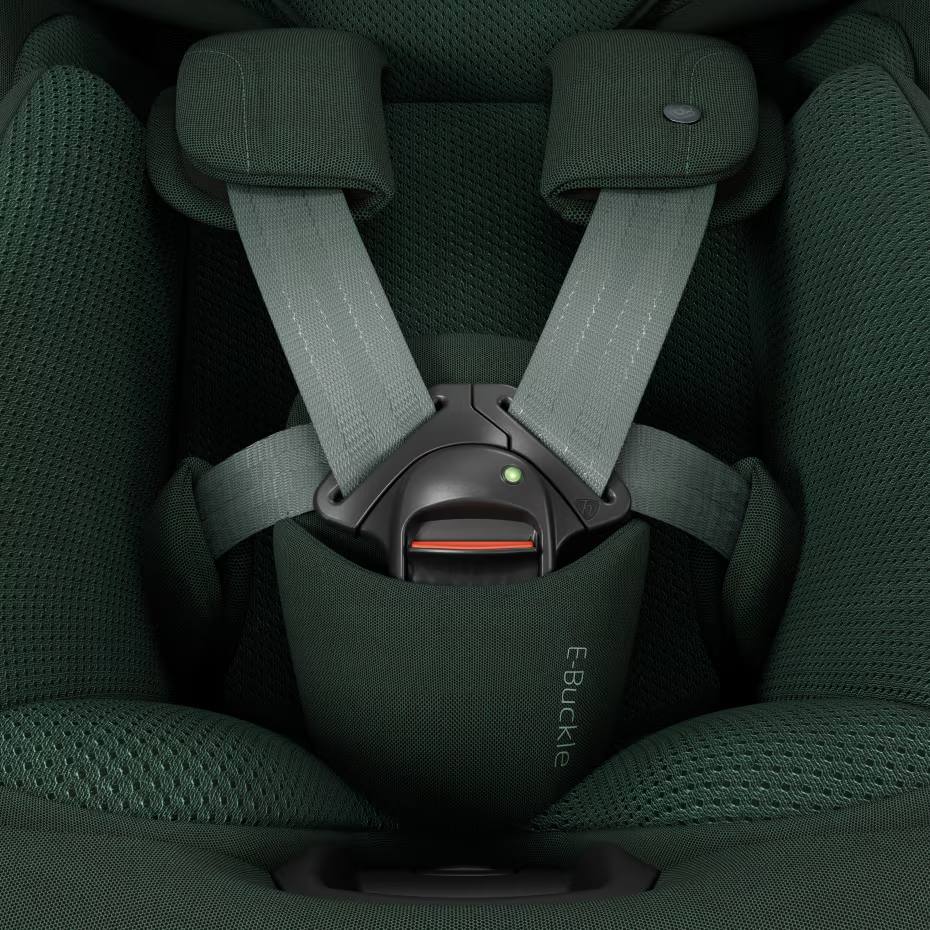 8523490110_F1_2026_maxicosi_carseat_babytoddlercarseat_micaslidepro_green_authenticgreen_ebuckle_zoom.jpg